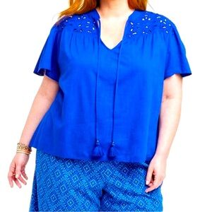 NWT Knox Rose Women's Short Sleeve V-Neck Woven Eyelet Top | Blue | 2X
